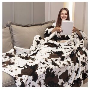 Cow Print Blanket 78.74'' X 90.55'' (200cm x 2230cm) NWT warm cozy blanket